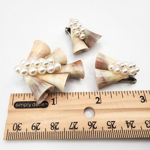 1950s Shell “Ribbon” Brooch & Clip Earrings Set • Pearl Clusters - Picture 3 of 8